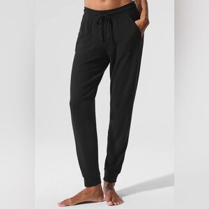 ALO Yoga Women’s Black SoHo Sweatpants size: Small